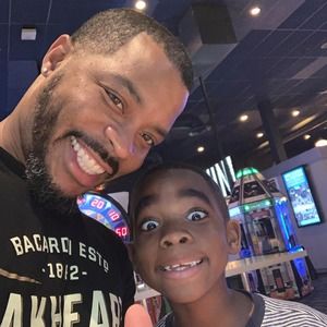 Meet your Posher, Derrick